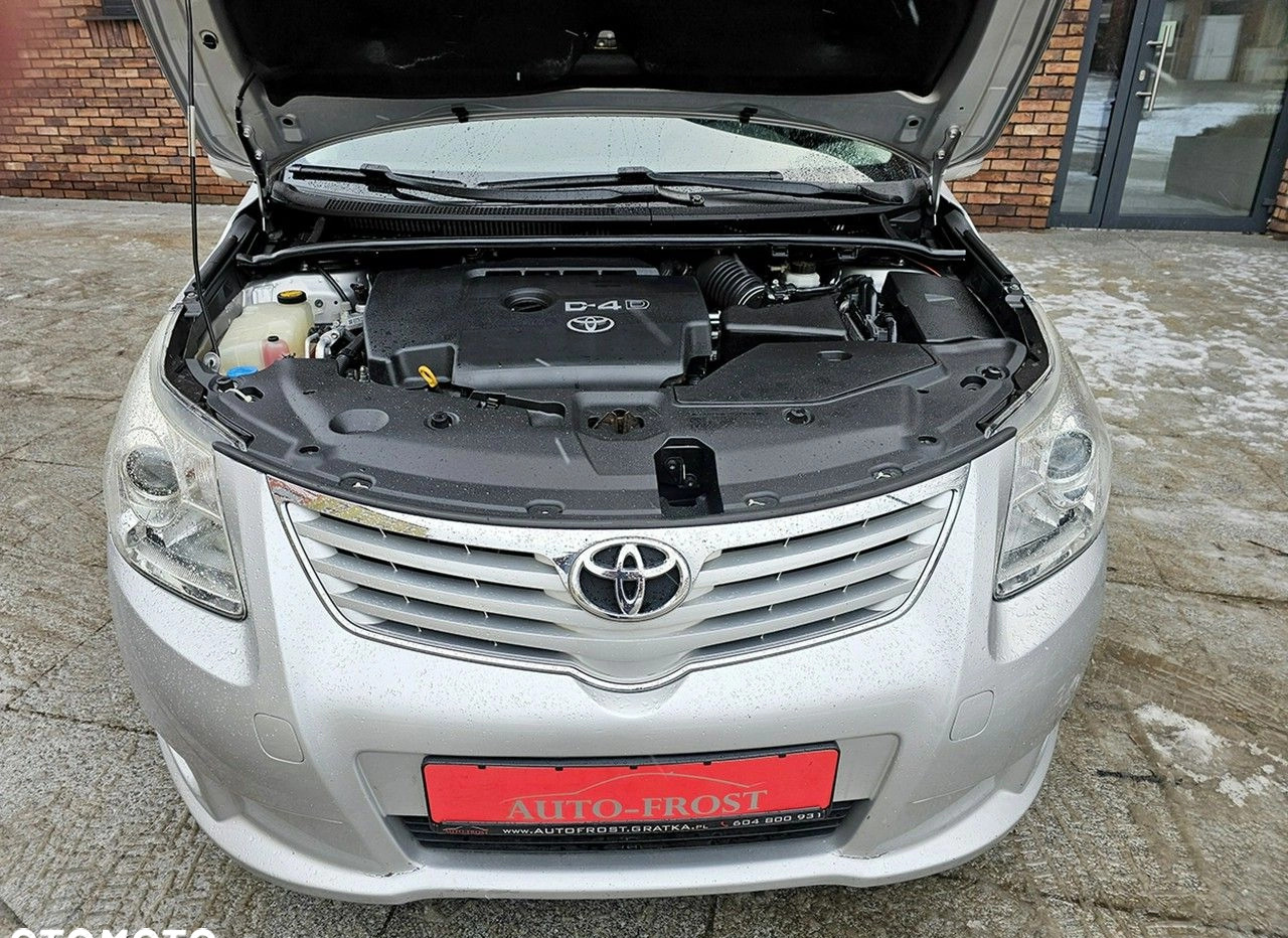 Toyota Avensis cena 28900 przebieg: 172000, rok produkcji 2011 z Kalisz Pomorski małe 154